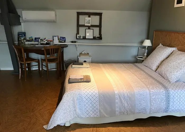 Bed & Breakfast Le Puits De La Montree 3*