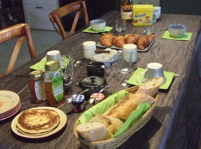 Le Puits De La Montree Chahaignes